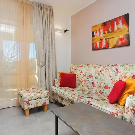 With Parking Space Kastel Gomilica, - 19248 Apartment Kastela